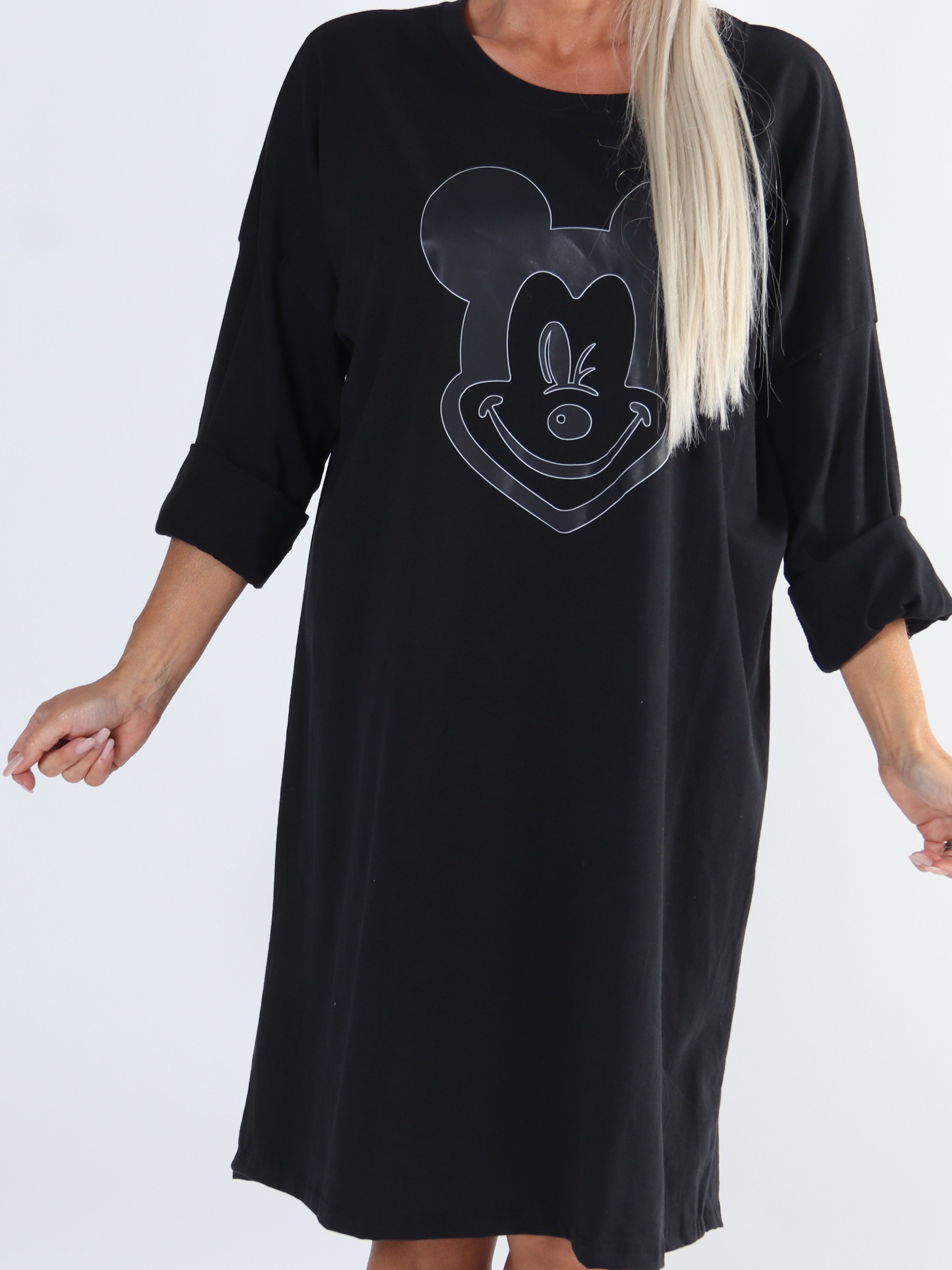 Amal - Lång plus size klänning i bomull med tryck framtill